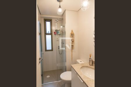 Banheiro da suíte de apartamento à venda com 2 quartos, 50m² em Jardim da Glória, São Paulo