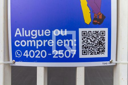 Casa à venda com 300m², 4 quartos e 7 vagas Casa à venda com 300m², 4 quartos e 7 vagasPlaquinha