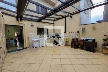 Casa à venda com 125m², 2 quartos e 2 vagas Casa à venda com 125m², 2 quartos e 2 vagasVaranda