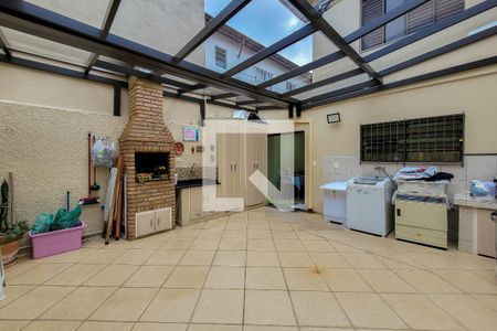 Casa à venda com 125m², 2 quartos e 2 vagas Casa à venda com 125m², 2 quartos e 2 vagasVaranda