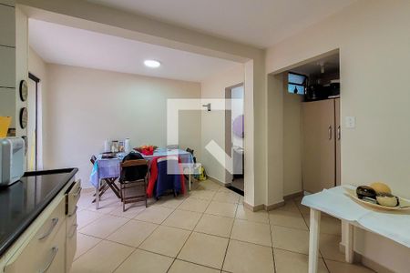Casa à venda com 125m², 2 quartos e 2 vagas Casa à venda com 125m², 2 quartos e 2 vagasCozinha