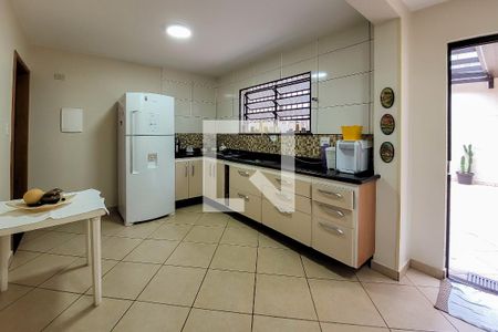Casa à venda com 125m², 2 quartos e 2 vagas Casa à venda com 125m², 2 quartos e 2 vagasCozinha