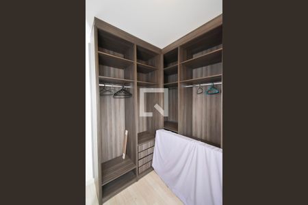 Apartamento à venda com 70m², 3 quartos e 1 vaga Apartamento à venda com 70m², 3 quartos e 1 vagaCloset