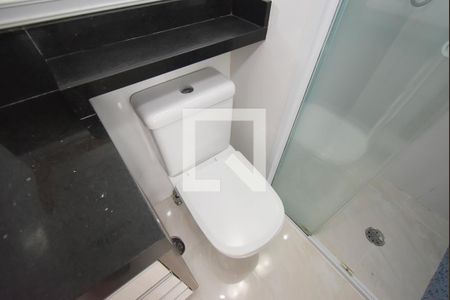 Apartamento à venda com 70m², 3 quartos e 1 vaga Apartamento à venda com 70m², 3 quartos e 1 vagaBanheiro da Suíte