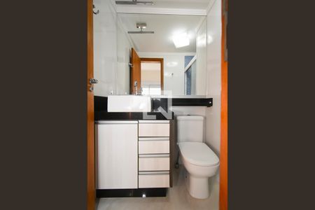 Apartamento à venda com 70m², 3 quartos e 1 vaga Apartamento à venda com 70m², 3 quartos e 1 vagaBanheiro da Suíte