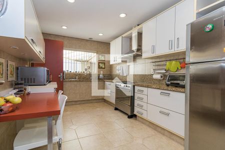 Casa à venda com 299m², 3 quartos e 3 vagasCozinha