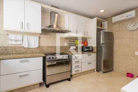 Casa à venda com 299m², 3 quartos e 3 vagasCozinha