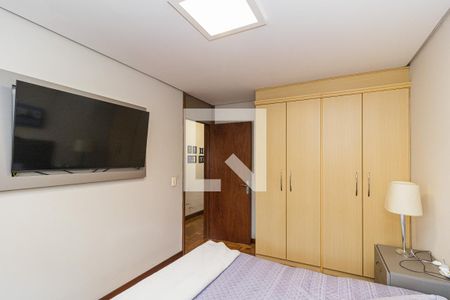 Casa à venda com 299m², 3 quartos e 3 vagasQuarto 2