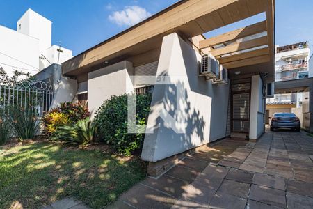 Casa à venda com 299m², 3 quartos e 3 vagasFachada