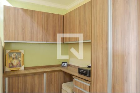 Casa à venda com 196m², 4 quartos e 2 vagasEscritório