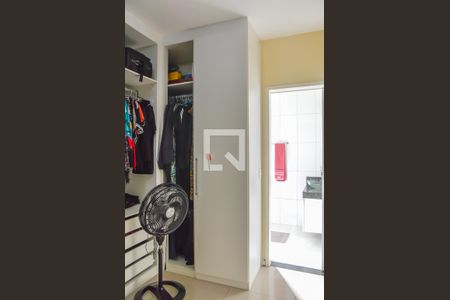 Casa à venda com 196m², 4 quartos e 2 vagasCloset da suíte