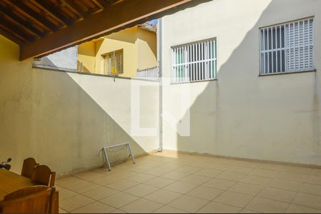 Casa à venda com 196m², 4 quartos e 2 vagasQuintal