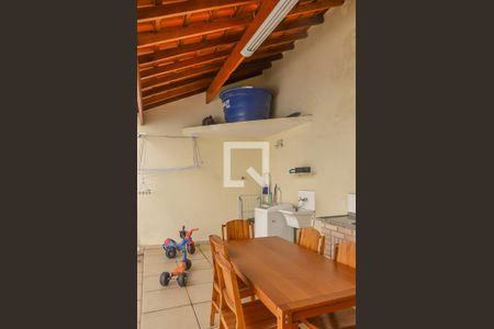 Casa à venda com 196m², 4 quartos e 2 vagasÁrea de Serviço