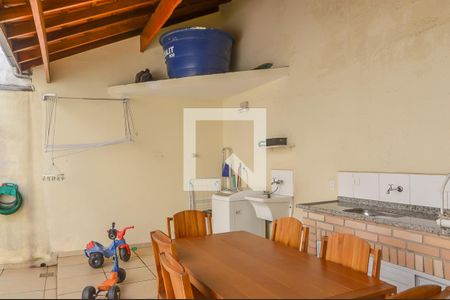Casa à venda com 196m², 4 quartos e 2 vagasÁrea de Serviço