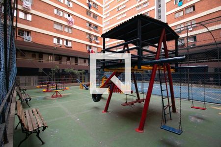 Studio à venda com 25m², 1 quarto e sem vaga Studio à venda com 25m², 1 quarto e sem vagaPlayground