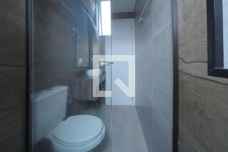 Banheiro de apartamento para alugar com 2 quartos, 57m² em Vila Assis Brasil, Mauá