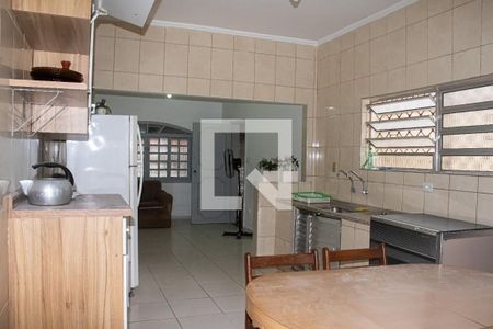 Casa para alugar com 160m², 2 quartos e 3 vagasCozinha 