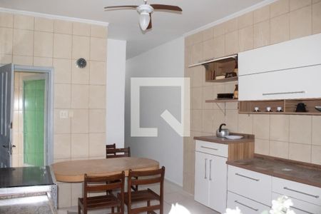 Casa para alugar com 160m², 2 quartos e 3 vagasCozinha 
