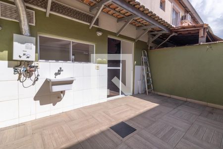 Casa de condomínio à venda com 83m², 3 quartos e 1 vaga Casa de condomínio à venda com 83m², 3 quartos e 1 vagaÁrea de Serviço