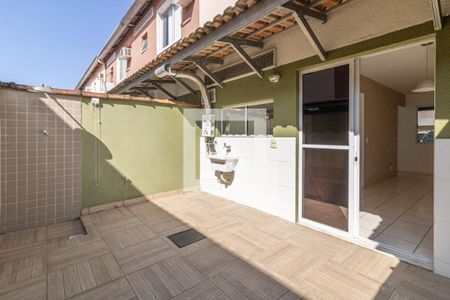 Casa de condomínio à venda com 83m², 3 quartos e 1 vaga Casa de condomínio à venda com 83m², 3 quartos e 1 vagaÁrea de Serviço