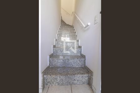 Escada de casa de condomínio à venda com 3 quartos, 83m² em Vargem Pequena, Rio de Janeiro