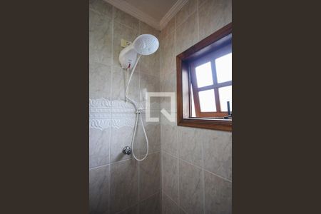 Casa à venda com 191m², 3 quartos e 4 vagasChuveiro do banheiro da suíte 