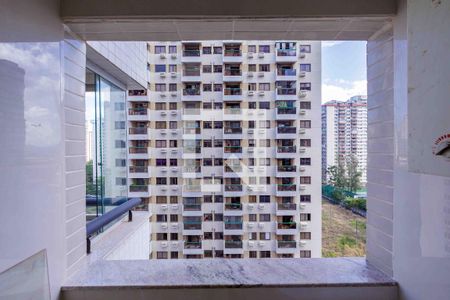 Apartamento à venda com 80m², 2 quartos e 1 vagaÁrea de Serviço Janela