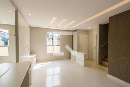 Casa de condomínio à venda com 117m², 3 quartos e 2 vagas Casa de condomínio à venda com 117m², 3 quartos e 2 vagasSala