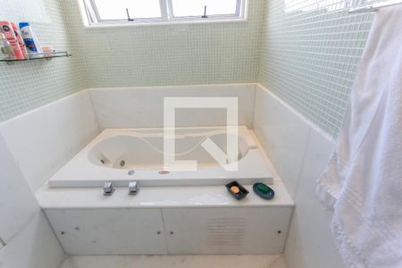 Apartamento à venda com 197m², 4 quartos e 4 vagasBanheiro da Suíte 4