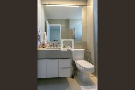 Apartamento à venda com 197m², 4 quartos e 4 vagasBanheiro da Suíte 3