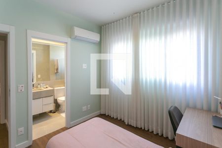 Apartamento à venda com 197m², 4 quartos e 4 vagasSuíte 3