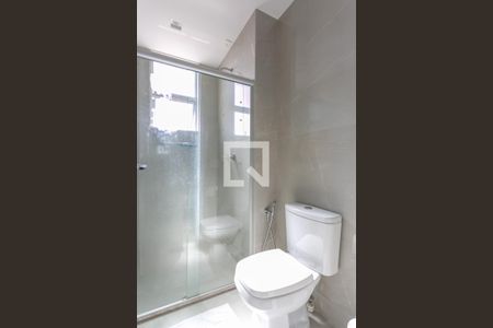 Apartamento à venda com 197m², 4 quartos e 4 vagasBanheiro das Suítes 1 e 2