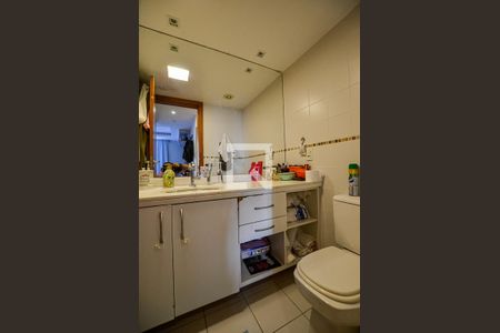 Apartamento à venda com 120m², 3 quartos e 2 vagasBanheiro 