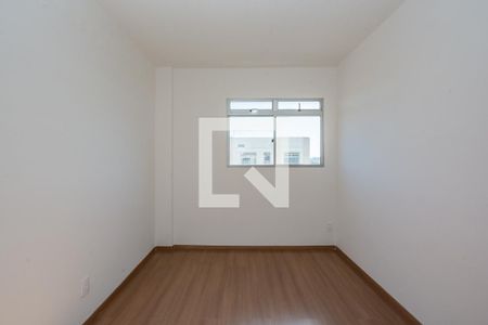 Quarto 1 de apartamento à venda com 2 quartos, 47m² em João Pinheiro, Belo Horizonte
