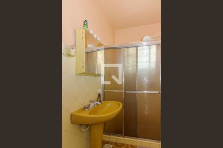 Banheiro de apartamento à venda com 1 quarto, 48m² em Rio Branco, Porto Alegre