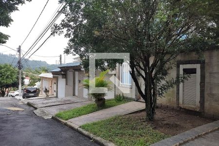 Casa de condomínio à venda com 407m², 3 quartos e 2 vagasFachada Frente