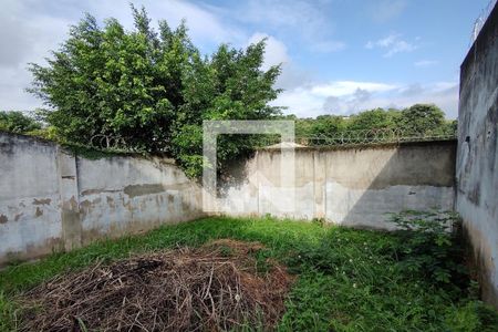 Casa de condomínio à venda com 407m², 3 quartos e 2 vagasQuintal