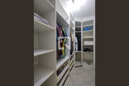 Casa de condomínio à venda com 407m², 3 quartos e 2 vagasCloset do quarto