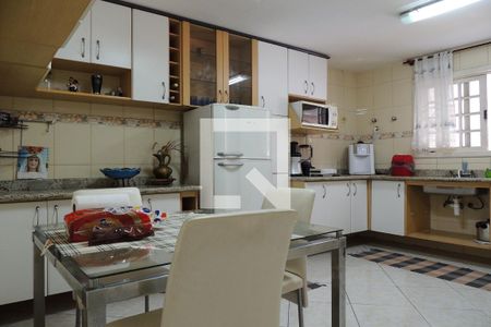 Casa de condomínio à venda com 407m², 3 quartos e 2 vagasCozinha - Armários