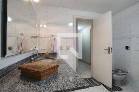 Casa de condomínio à venda com 407m², 3 quartos e 2 vagasBanheiro da Suíte 3