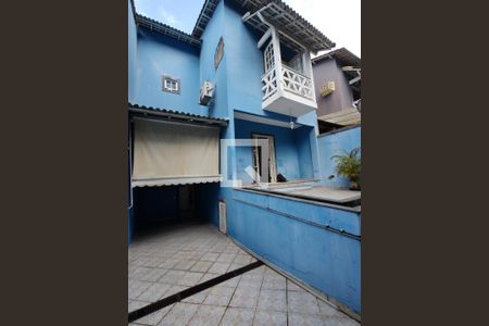 Casa de condomínio à venda com 407m², 3 quartos e 2 vagasFachada Frente