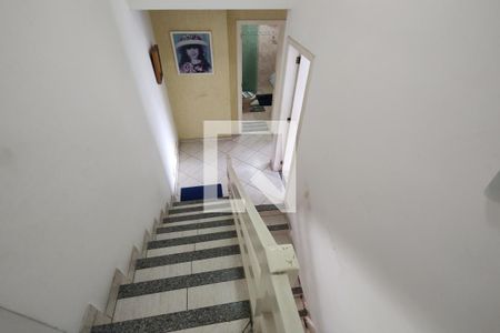 Casa de condomínio à venda com 407m², 3 quartos e 2 vagasEscada