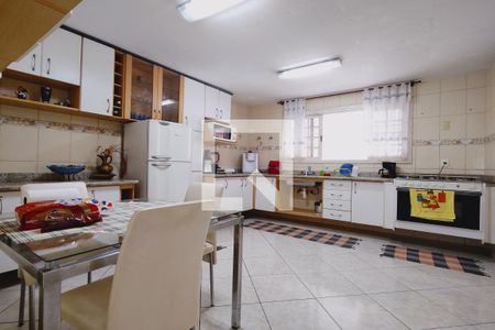 Casa de condomínio à venda com 407m², 3 quartos e 2 vagasCozinha - Armários