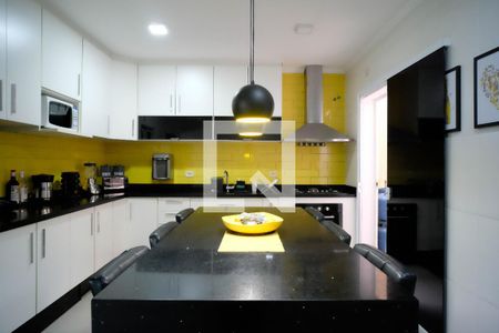 Cozinha de casa para alugar com 3 quartos, 262m² em Jardim Eliane, São Paulo