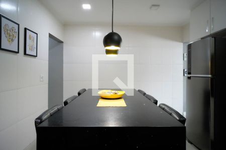 Cozinha de casa para alugar com 3 quartos, 262m² em Jardim Eliane, São Paulo