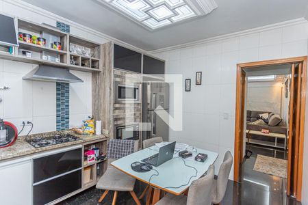 Casa à venda com 125m², 4 quartos e 2 vagas Casa à venda com 125m², 4 quartos e 2 vagasCozinha