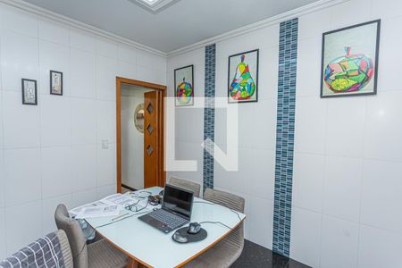 Casa à venda com 125m², 4 quartos e 2 vagas Casa à venda com 125m², 4 quartos e 2 vagasCozinha