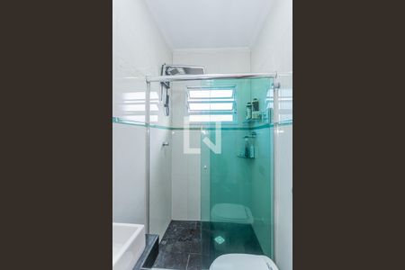 Casa à venda com 125m², 4 quartos e 2 vagas Casa à venda com 125m², 4 quartos e 2 vagasBanheiro