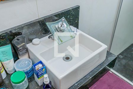 Casa à venda com 125m², 4 quartos e 2 vagas Casa à venda com 125m², 4 quartos e 2 vagasBanheiro