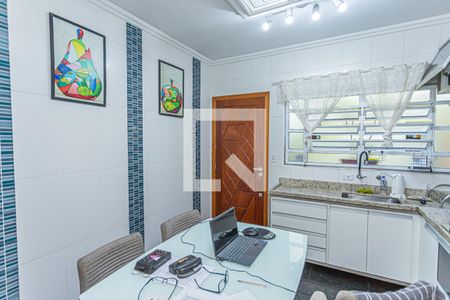 Casa à venda com 125m², 4 quartos e 2 vagas Casa à venda com 125m², 4 quartos e 2 vagasCozinha